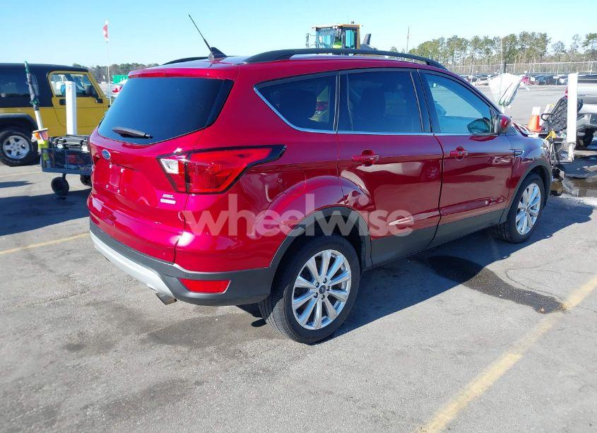 Photo 4 of 2019 Ford Escape SEL (VIN 1FMCU0HD5KUB93715)