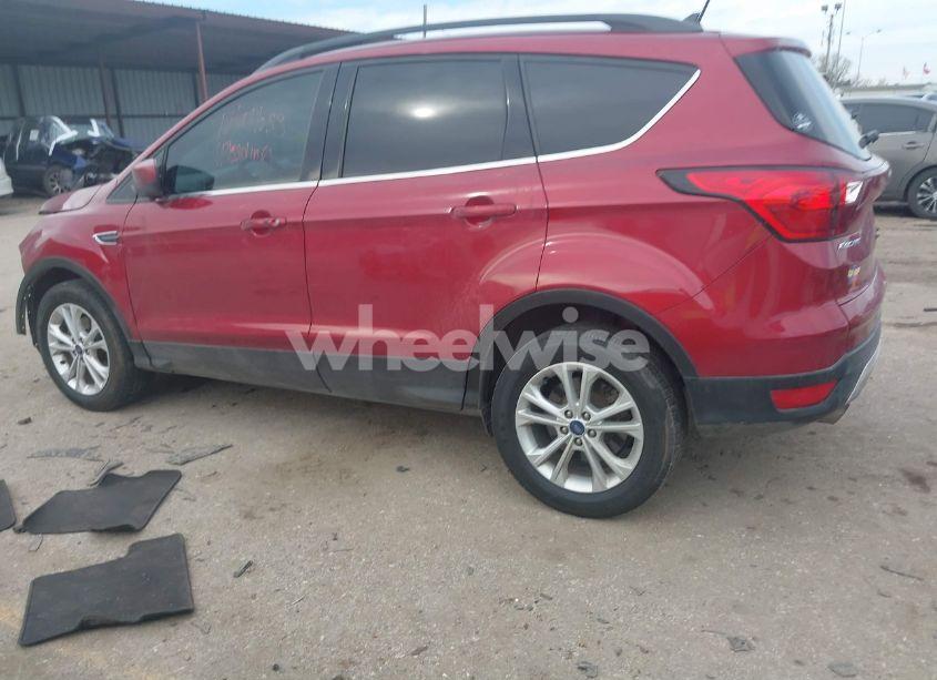 Photo 15 of 2019 Ford Escape (VIN 1FMCU0HD5KUC02221)