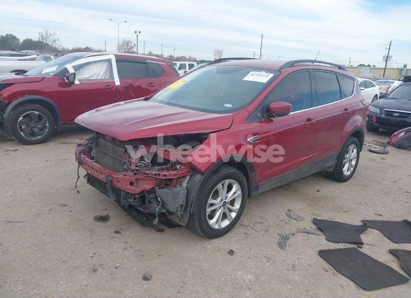 Photo 2 of 2019 Ford Escape (VIN 1FMCU0HD5KUC02221)