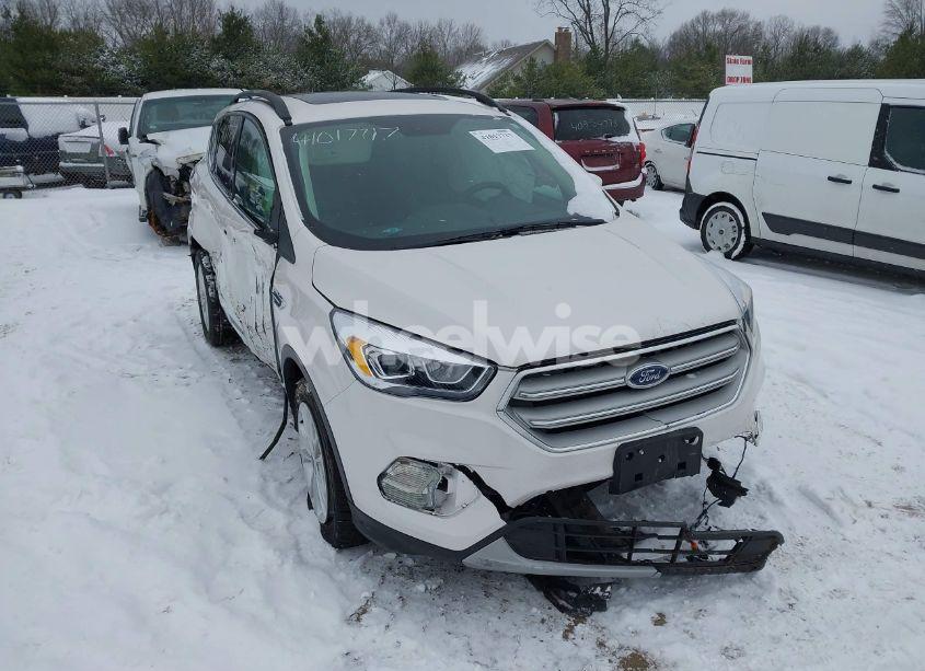2018 Ford Escape SEL (VIN 1FMCU0HD6JUB94922) main photo