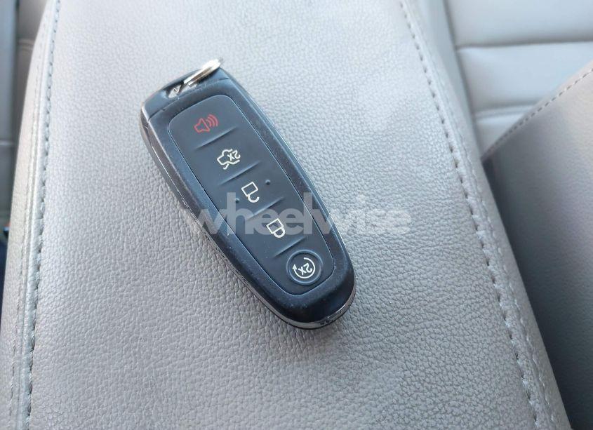 Photo 11 of 2019 Ford Escape SEL (VIN 1FMCU0HD6KUC30965)