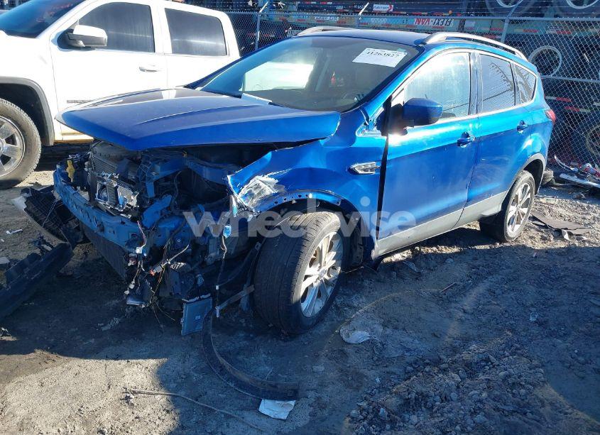 Photo 2 of 2019 Ford Escape SEL (VIN 1FMCU0HD6KUC30965)