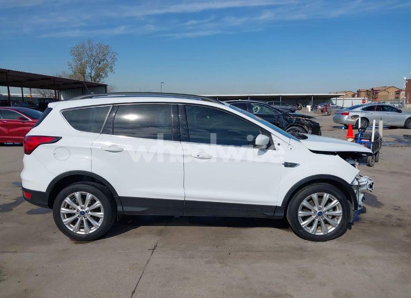 Photo 14 of 2019 Ford Escape (VIN 1FMCU0HD7KUA41211)