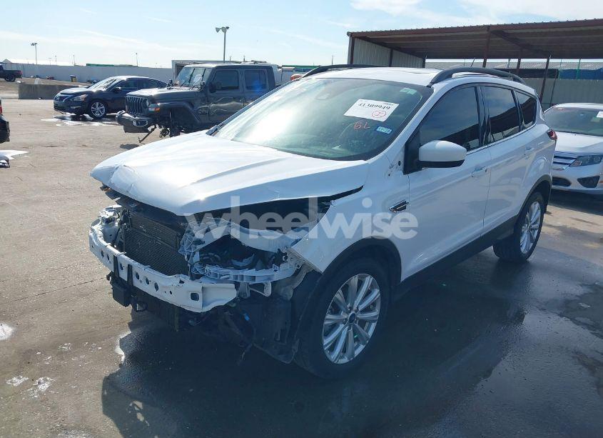 Photo 2 of 2019 Ford Escape (VIN 1FMCU0HD7KUA41211)