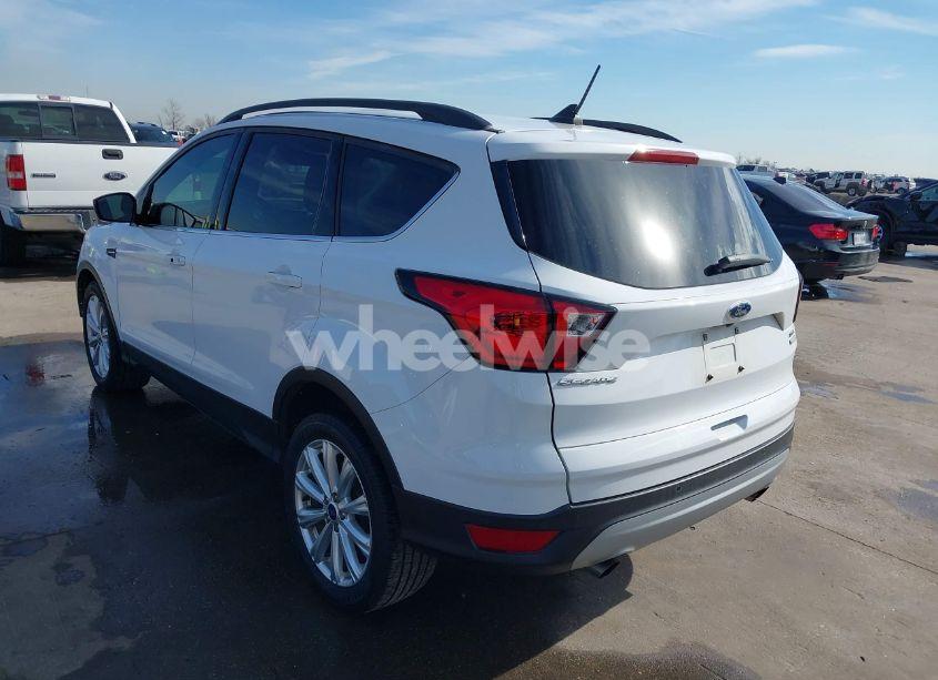 Photo 3 of 2019 Ford Escape (VIN 1FMCU0HD7KUA41211)