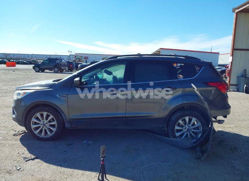 Photo 15 of 2019 Ford Escape SEL (VIN 1FMCU0HD7KUB01018)