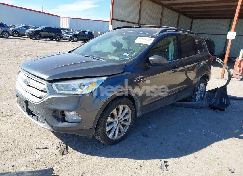 Photo 2 of 2019 Ford Escape SEL (VIN 1FMCU0HD7KUB01018)