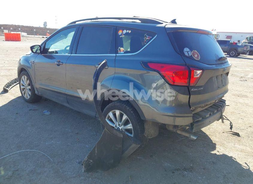 Photo 3 of 2019 Ford Escape SEL (VIN 1FMCU0HD7KUB01018)