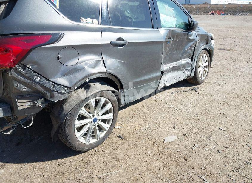 Photo 6 of 2019 Ford Escape SEL (VIN 1FMCU0HD7KUB01018)