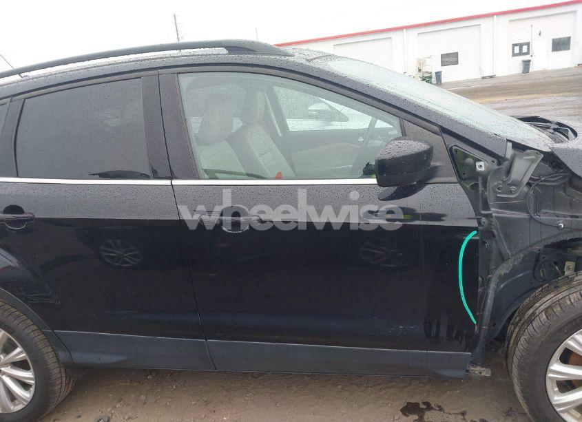 Photo 14 of 2019 Ford Escape SEL (VIN 1FMCU0HD7KUB74597)