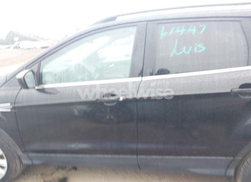 Photo 15 of 2019 Ford Escape SEL (VIN 1FMCU0HD7KUB74597)