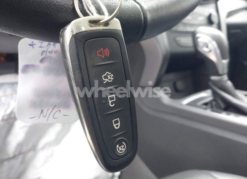 Photo 11 of 2019 Ford Escape SEL (VIN 1FMCU0HD8KUA95939)