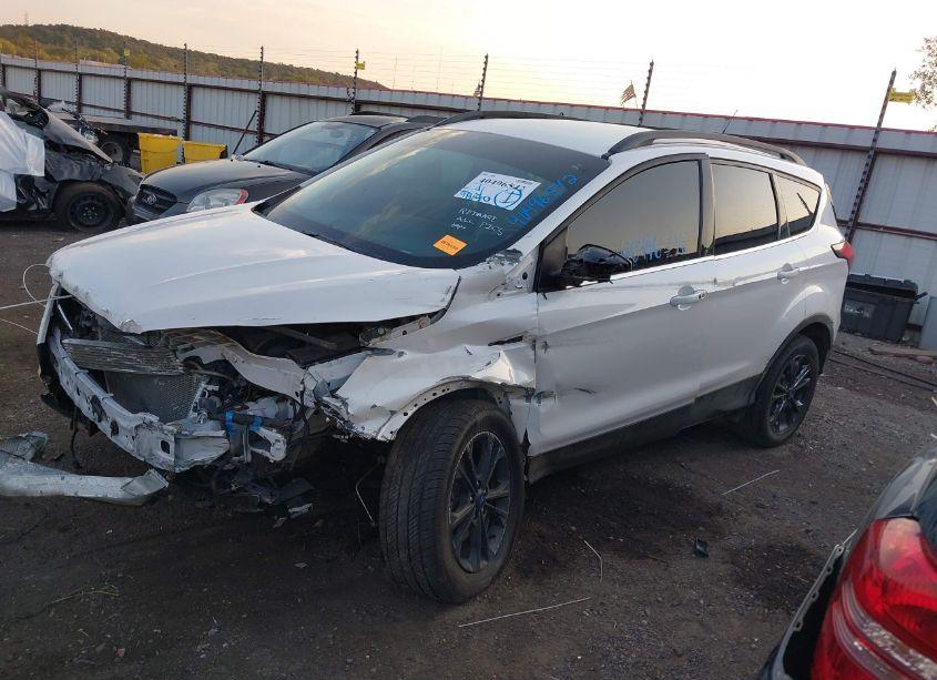 Photo 2 of 2019 Ford Escape SEL (VIN 1FMCU0HD9KUB01148)