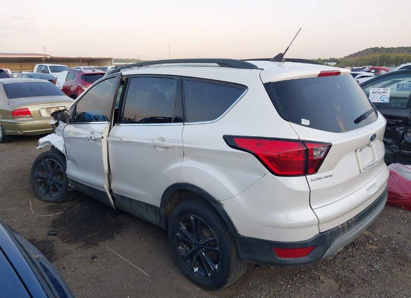 Photo 3 of 2019 Ford Escape SEL (VIN 1FMCU0HD9KUB01148)