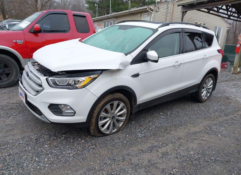 Photo 2 of 2019 Ford Escape SEL (VIN 1FMCU0HD9KUB74889)
