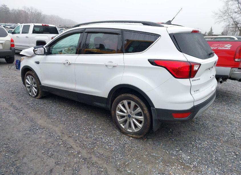 Photo 3 of 2019 Ford Escape SEL (VIN 1FMCU0HD9KUB74889)