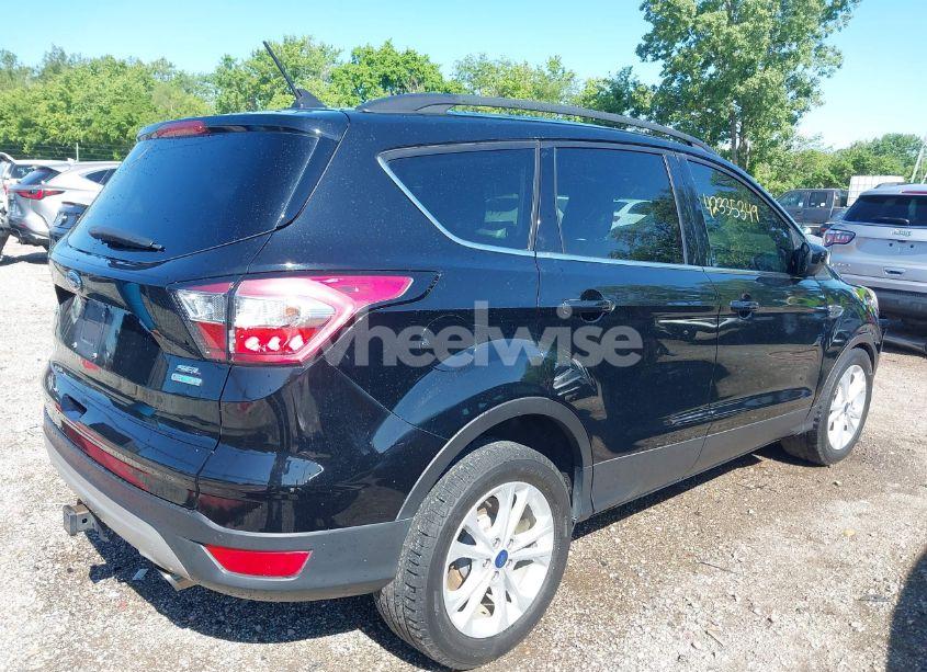 Photo 4 of 2018 Ford Escape SEL (VIN 1FMCU0HDXJUB10584)