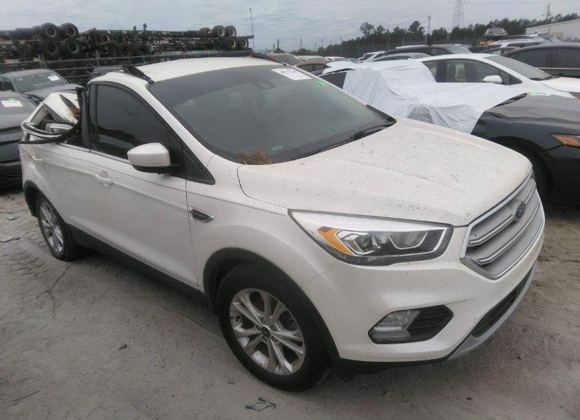 2018 Ford Escape SEL (VIN 1FMCU0HDXJUD14592) main photo