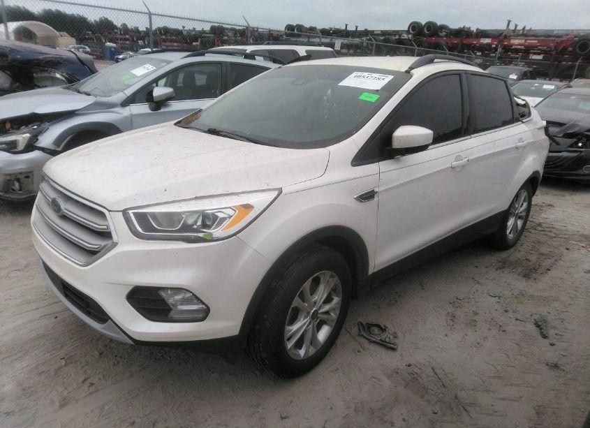 Photo 2 of 2018 Ford Escape SEL (VIN 1FMCU0HDXJUD14592)