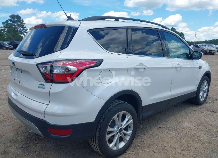 Photo 4 of 2018 Ford Escape SEL (VIN 1FMCU0HDXJUD20098)