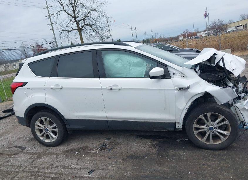 Photo 13 of 2019 Ford Escape SEL (VIN 1FMCU0HDXKUA04122)
