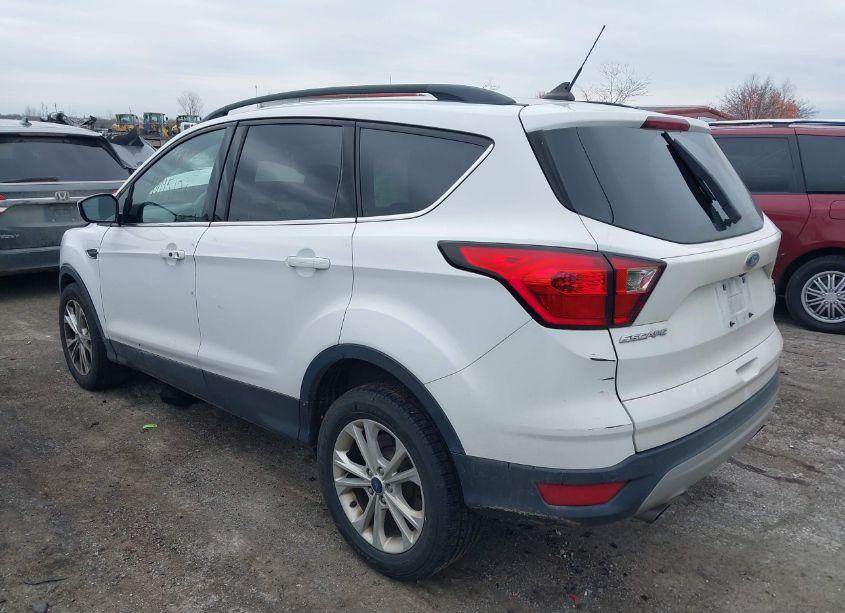 Photo 3 of 2019 Ford Escape SEL (VIN 1FMCU0HDXKUA04122)