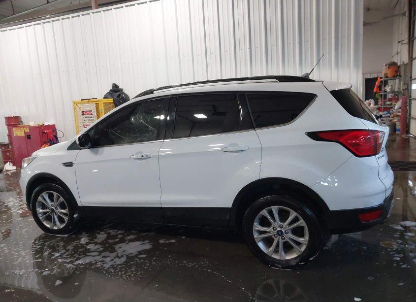Photo 14 of 2019 Ford Escape SEL (VIN 1FMCU0HDXKUA54177)