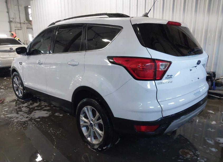 Photo 3 of 2019 Ford Escape SEL (VIN 1FMCU0HDXKUA54177)