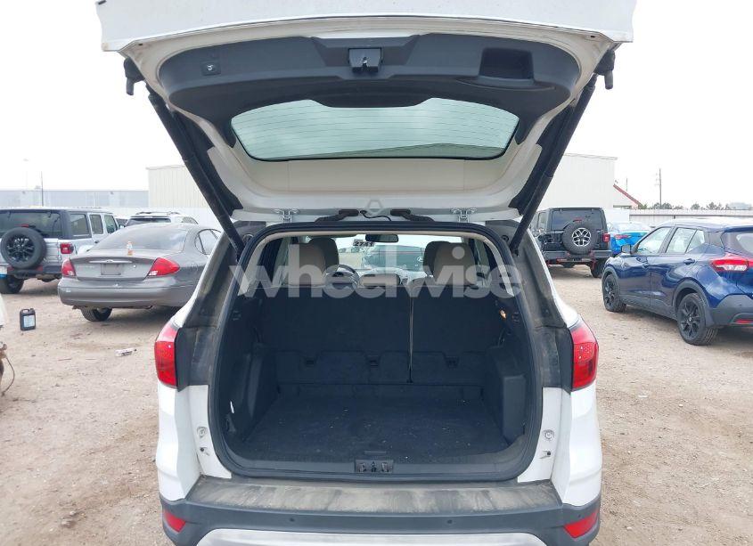 Photo 17 of 2019 Ford Escape SEL (VIN 1FMCU0HDXKUB57261)