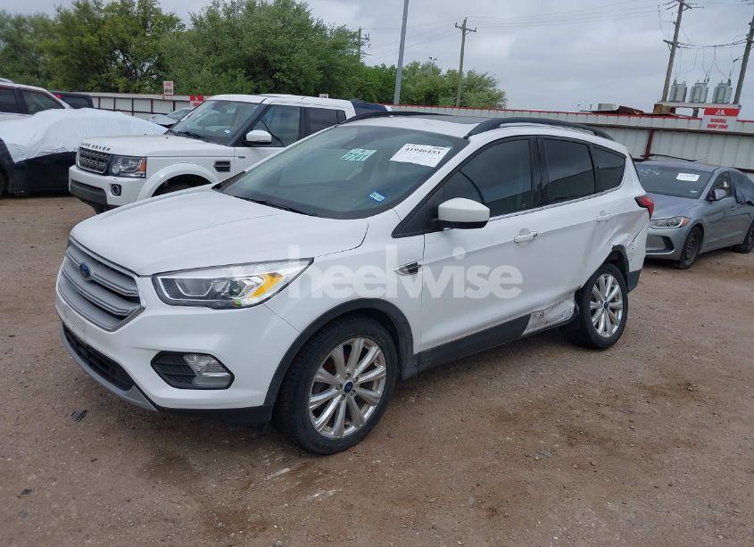 Photo 2 of 2019 Ford Escape SEL (VIN 1FMCU0HDXKUB57261)