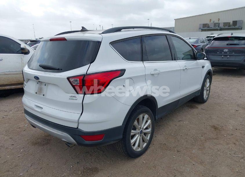 Photo 4 of 2019 Ford Escape SEL (VIN 1FMCU0HDXKUB57261)