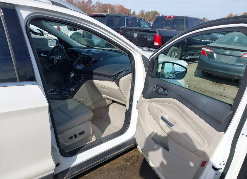 Photo 5 of 2016 Ford Escape TITANIUM (VIN 1FMCU0J91GUA03180)
