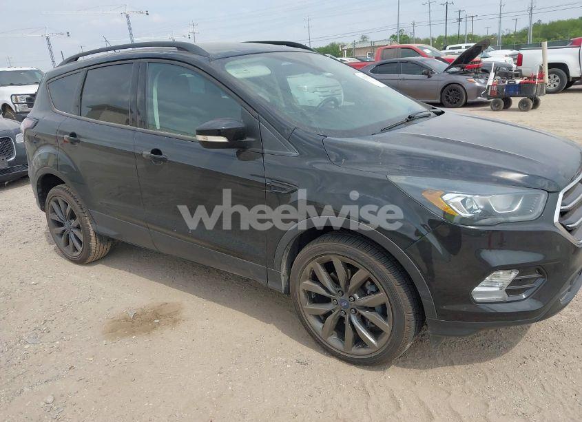 2017 Ford Escape TITANIUM (VIN 1FMCU0J91HUC13795) main photo