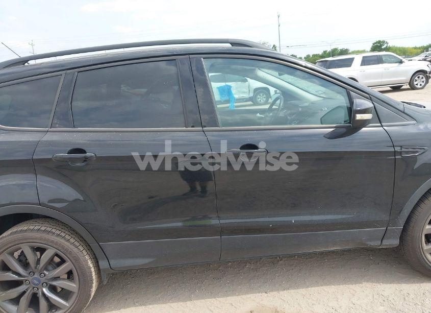 Photo 13 of 2017 Ford Escape TITANIUM (VIN 1FMCU0J91HUC13795)