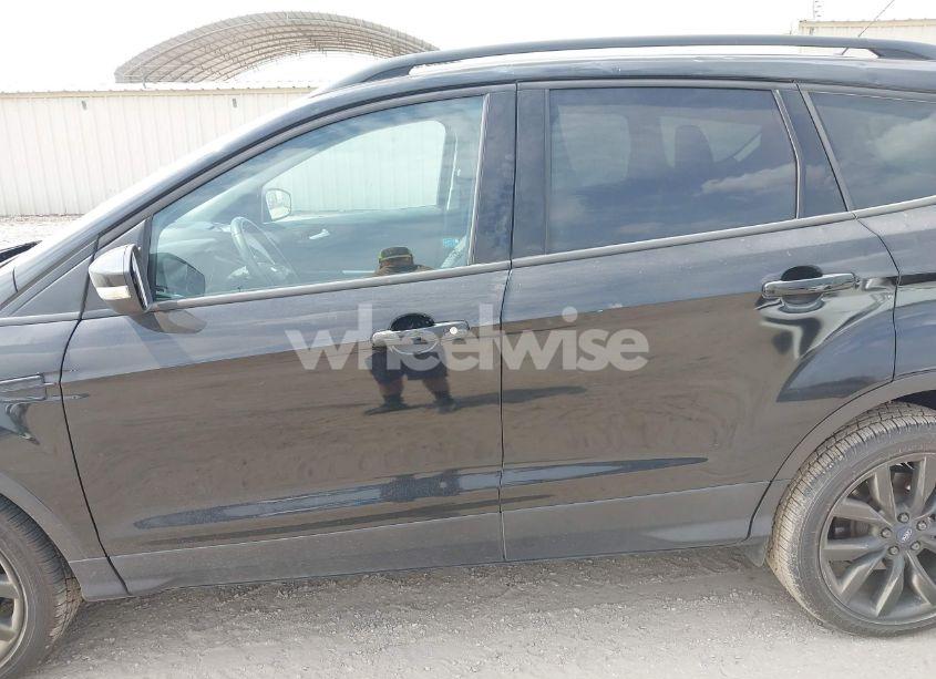 Photo 14 of 2017 Ford Escape TITANIUM (VIN 1FMCU0J91HUC13795)