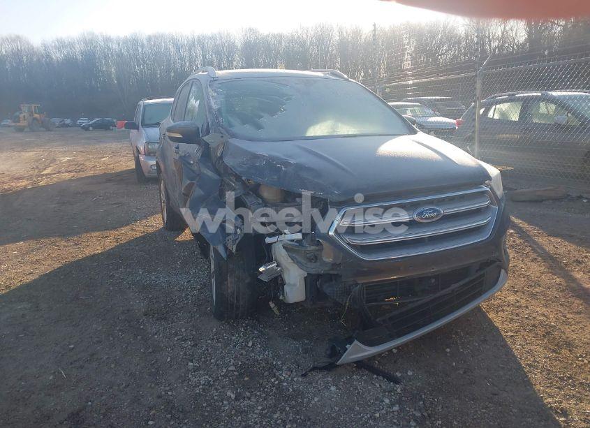 2017 Ford Escape TITANIUM (VIN 1FMCU0J91HUC82454) main photo