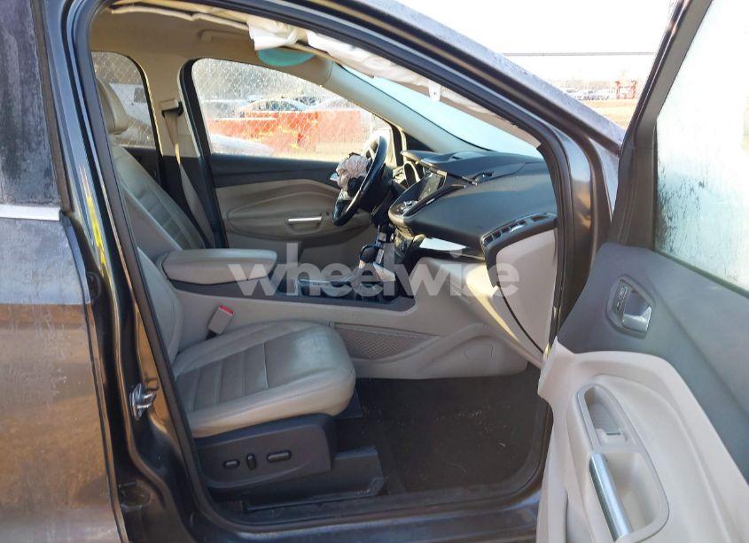 Photo 5 of 2017 Ford Escape TITANIUM (VIN 1FMCU0J91HUC82454)