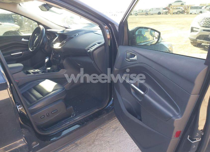 Photo 5 of 2018 Ford Escape TITANIUM (VIN 1FMCU0J91JUD58261)