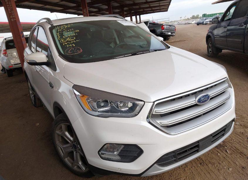 2019 Ford Escape TITANIUM (VIN 1FMCU0J92KUC09987) main photo