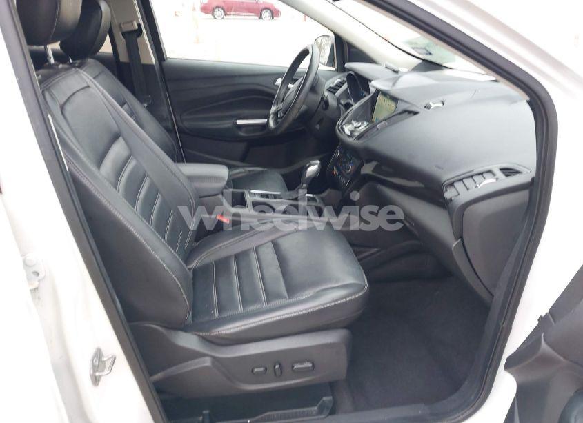 Photo 5 of 2019 Ford Escape TITANIUM (VIN 1FMCU0J92KUC29933)