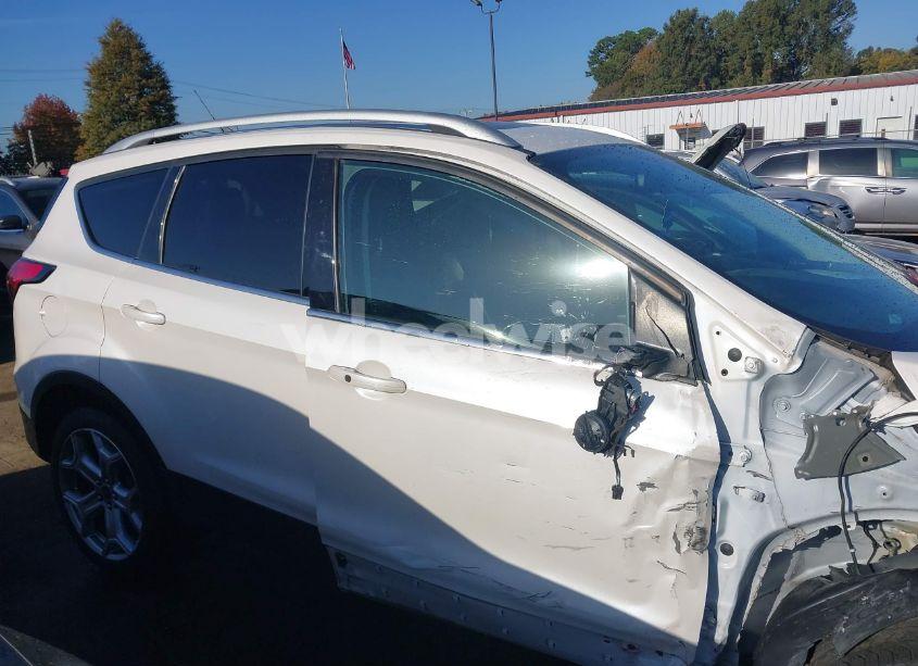 Photo 13 of 2019 Ford Escape TITANIUM (VIN 1FMCU0J94KUA88475)