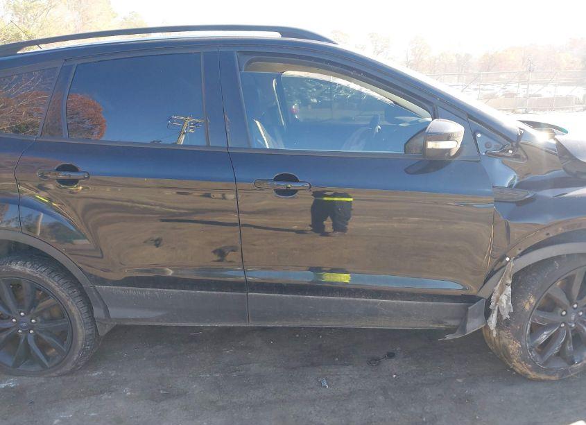 Photo 13 of 2017 Ford Escape TITANIUM (VIN 1FMCU0J95HUD21210)