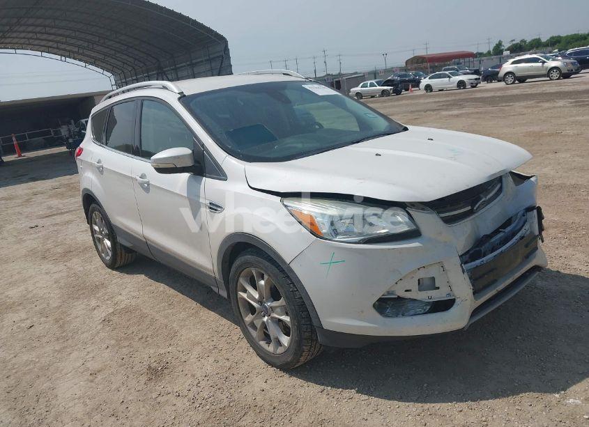 2016 Ford Escape TITANIUM (VIN 1FMCU0J96GUB82168) main photo
