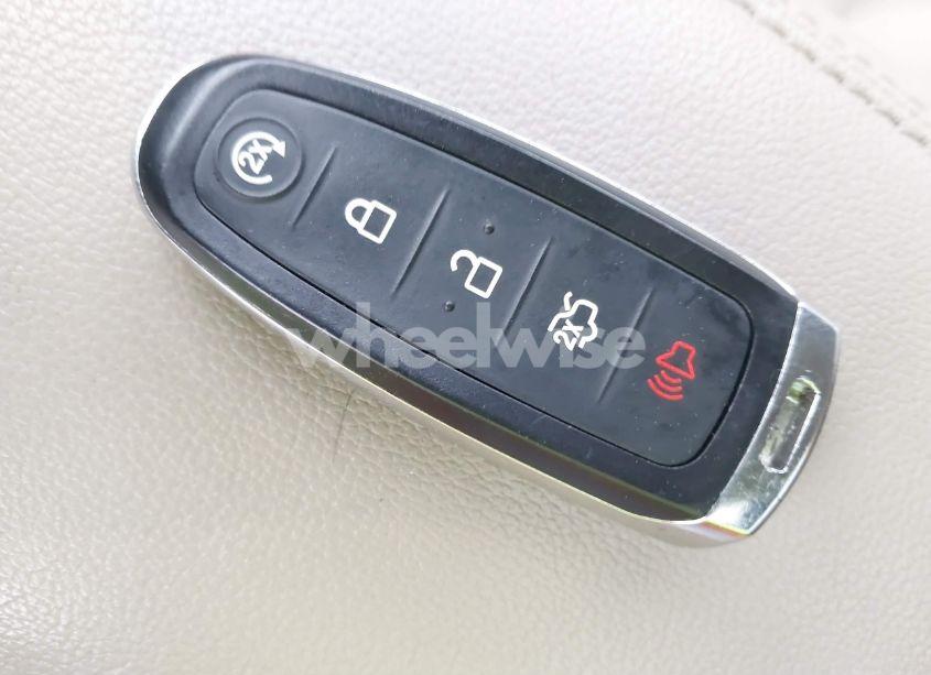 Photo 11 of 2017 Ford Escape TITANIUM (VIN 1FMCU0J96HUE13085)