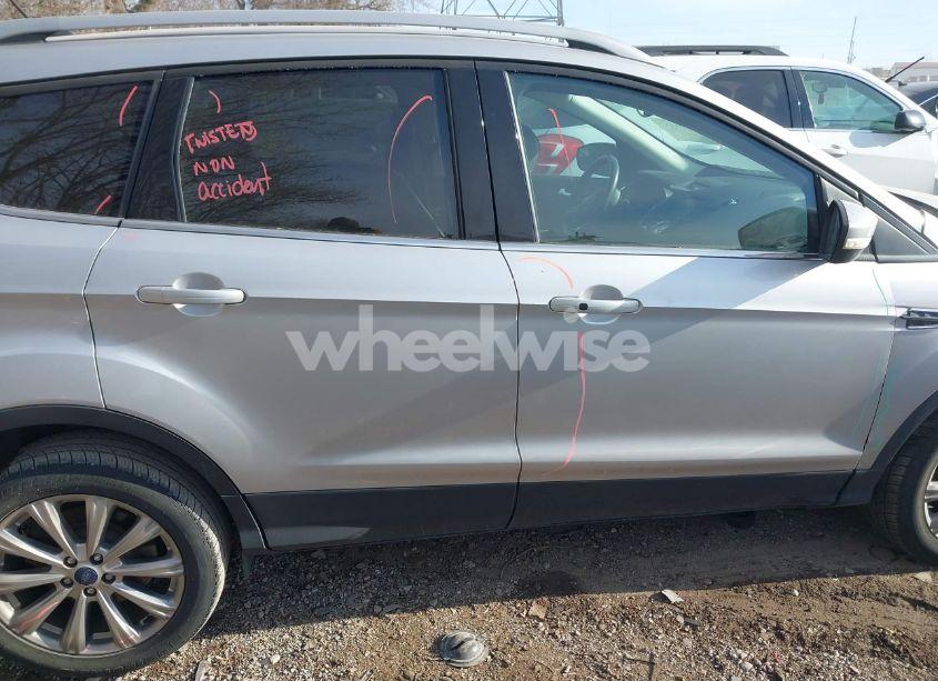 Photo 13 of 2018 Ford Escape TITANIUM (VIN 1FMCU0J96JUA44296)