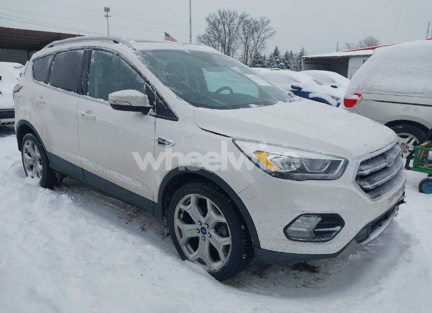 2017 Ford Escape TITANIUM (VIN 1FMCU0J97HUC94947) main photo