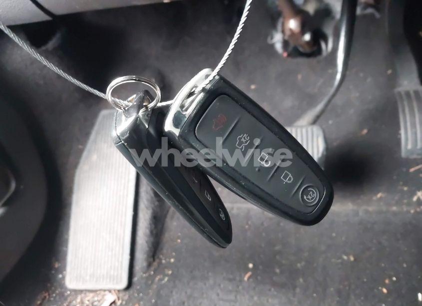 Photo 11 of 2017 Ford Escape TITANIUM (VIN 1FMCU0J97HUC94947)