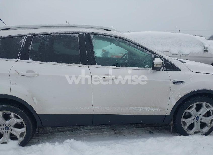 Photo 13 of 2017 Ford Escape TITANIUM (VIN 1FMCU0J97HUC94947)