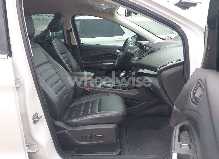 Photo 5 of 2019 Ford Escape TITANIUM (VIN 1FMCU0J97KUA04925)