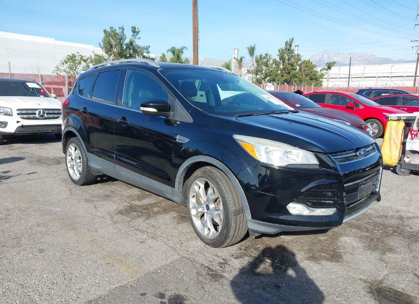 2016 Ford Escape TITANIUM (VIN 1FMCU0J98GUB15734) main photo